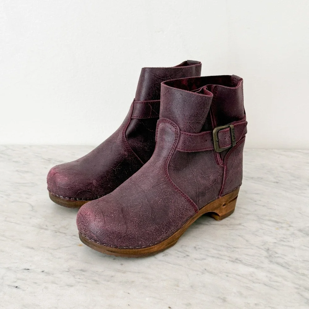 Boho Sanita Wood Clog Ankle Boots 35 Plum Distressed Leather Buckle Strap Bootie